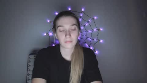 honeyveil online show from 11.08.25