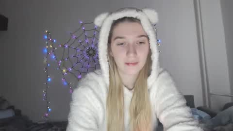 honeyveil online show from 11.22.25