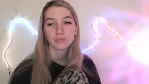 honeyveil online show from 05.02.26