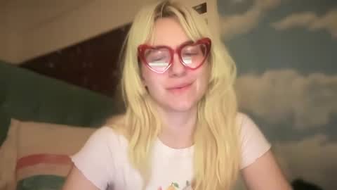 Snapshot of honeyxlimbed chatting on 09.12.25 Emi Rose online show from 09.12.25