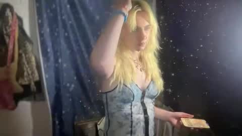 Snapshot of honeyxlimbed chatting on 09.17.25 Emi Rose online show from 09.17.25