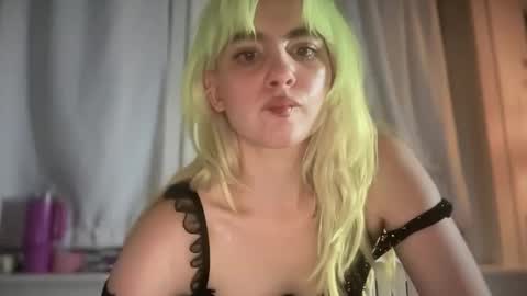 Snapshot of honeyxlimbed chatting on 10.07.25 Emi Rose online show from 10.07.25