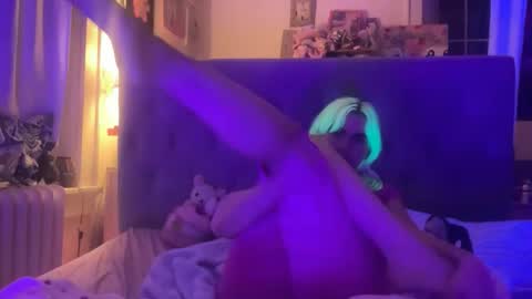 Emi Rose online show from 02.05.26