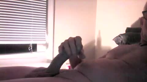 honj19747 online show from 10.14.25