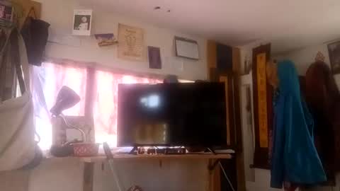 hoodoou online show from 04.05.26