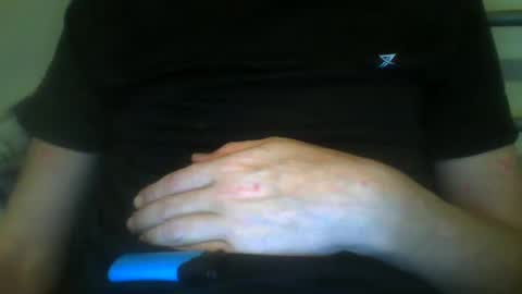 Snapshot of hooper37 chatting on 01.04.25 Hooper39 online show from 01.04.25