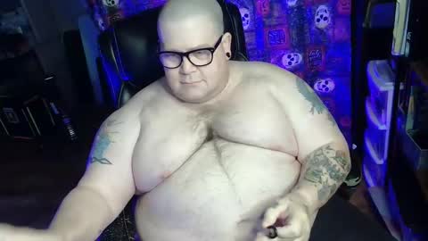 Snapshot of hoosierdaddyxl chatting on 11.03.25 Sir online show from 11.03.25