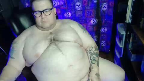 Snapshot of hoosierdaddyxl chatting on 11.24.25 Sir online show from 11.24.25