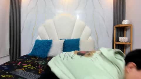 Snapshot of hoot_booys_ chatting on 01.10.26 hoot_booys_ online show from 01.10.26