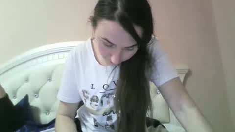 Snapshot of hootloove69 chatting on 12.17.25 hootloove69 online show from 12.17.25