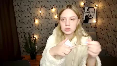 Snapshot of hope_happyyy chatting on 03.04.25 hope happyyy online show from 03.04.25