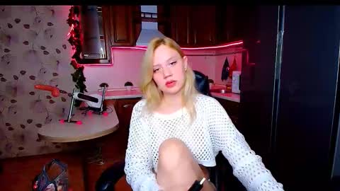 Snapshot of hope_happyyy chatting on 11.07.25 hope happyyy online show from 11.07.25