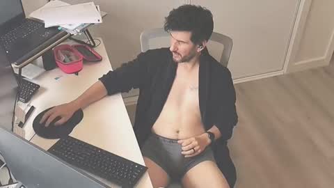 Snapshot of hopefulguy86 chatting on 11.29.25 hopefulguy86 online show from 11.29.25