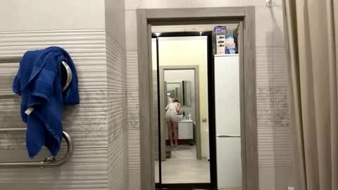 Emmi online show from 11.02.25