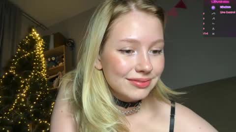 Snapshot of horney_audrey chatting on 12.20.24 Audrey online show from 12.20.24