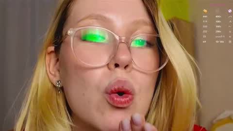 Snapshot of horney_audrey chatting on 01.16.25 Audrey online show from 01.16.25