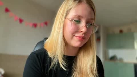 Snapshot of horney_audrey chatting on 10.23.25 Audrey online show from 10.23.25