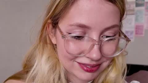 Snapshot of horney_audrey chatting on 11.15.25 Audrey online show from 11.15.25