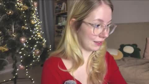 Snapshot of horney_audrey chatting on 12.22.25 Audrey online show from 12.22.25