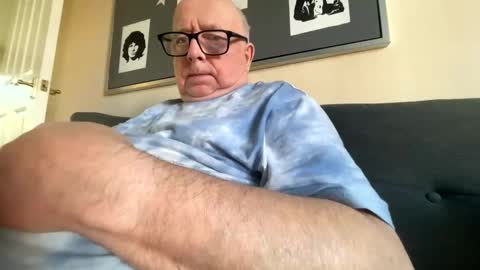 Snapshot of horny_147 chatting on 03.19.26 Cum suck Me off online show from 03.19.26