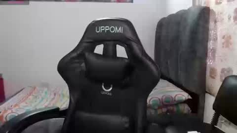 Snapshot of horny_and_daring chatting on 03.10.26 horny and daring online show from 03.10.26