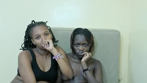 horny_ebonies online show from 03.11.26