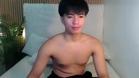 Snapshot of horny_jamesxx chatting on 05.09.26 cum boy james online show from 05.09.26