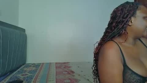 Snapshot of horny_lainie chatting on 10.14.25 horny_lainie online show from 10.14.25