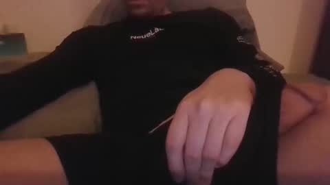 Snapshot of horny_matias chatting on 12.21.25 horny_matias online show from 12.21.25