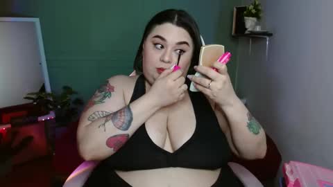 Snapshot of horny_neighbors_ chatting on 12.29.24 onlyTiffany I broke up with frank 10 days ago online show from 12.29.24