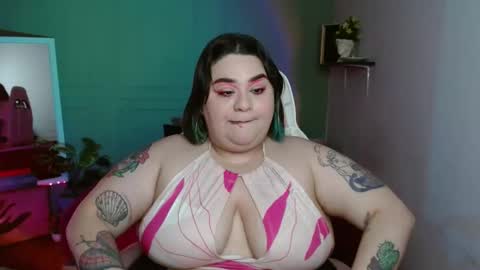 Snapshot of horny_neighbors_ chatting on 01.10.25 onlyTiffany I broke up with frank 10 days ago online show from 01.10.25