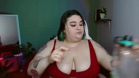 Snapshot of horny_neighbors_ chatting on 01.12.25 onlyTiffany I broke up with frank 10 days ago online show from 01.12.25