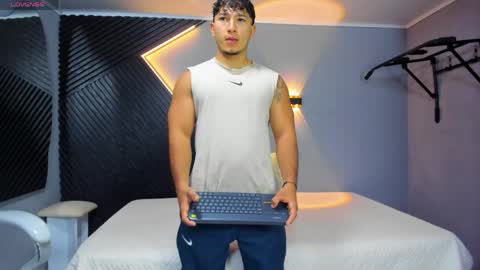 horny_nick18 online show from 04.21.26