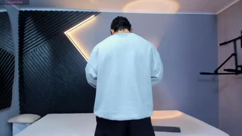 horny_nick18 online show from 04.28.26