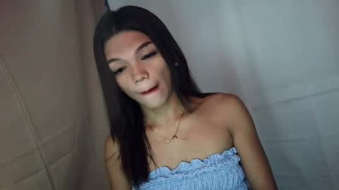 Snapshot of horny_rhiana chatting on 05.12.26 Rhiana online show from 05.12.26