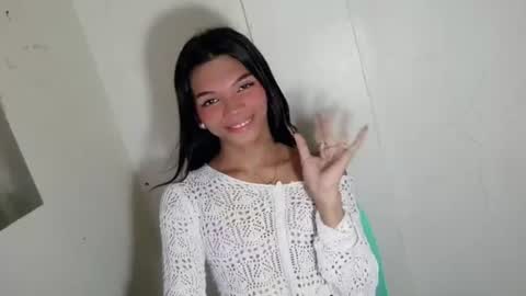 Snapshot of horny_rhiana chatting on 06.11.26 Rhiana online show from 06.11.26