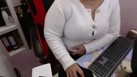 Snapshot of horny_sofia chatting on 12.05.25 Soso online show from 12.05.25