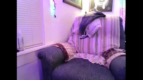 Snapshot of horny_willing_ready chatting on 12.14.25 Horny Willing Ready online show from 12.14.25