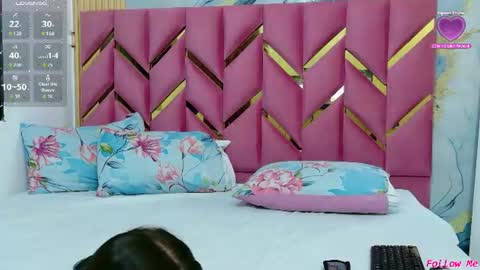 Khloe  online show from 08.06.26