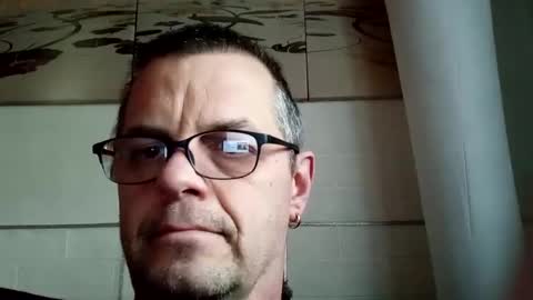 Snapshot of hornycum71 chatting on 12.30.24 Thorsten online show from 12.30.24