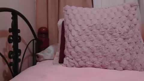 Snapshot of hornypinay69 chatting on 05.19.26 Tyla online show from 05.19.26