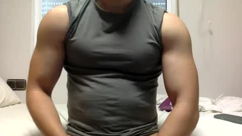 Snapshot of hornyspaniard93 chatting on 07.12.26 hornyspaniard93 online show from 07.12.26