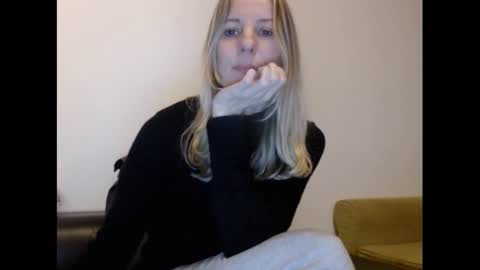 Snapshot of hornyssima chatting on 01.25.25 Hornyssima online show from 01.25.25