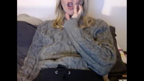 Snapshot of hornyssima chatting on 02.08.25 Hornyssima online show from 02.08.25