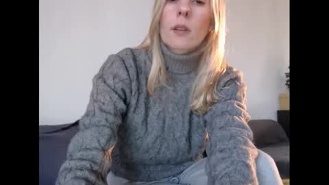 Snapshot of hornyssima chatting on 02.16.25 Hornyssima online show from 02.16.25
