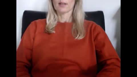 Snapshot of hornyssima chatting on 10.23.25 Hornyssima online show from 10.23.25