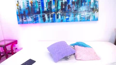 Snapshot of hornystepmommy_ chatting on 03.08.26 LILY online show from 03.08.26