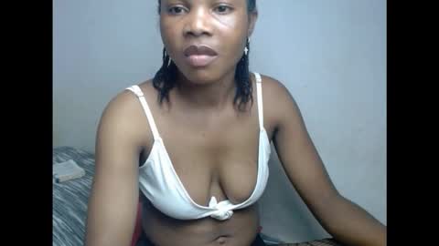 Snapshot of hornyxbum chatting on 11.18.25 hornyxbum online show from 11.18.25