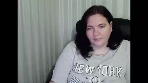 Snapshot of hot2panthers chatting on 11.21.25 hot2panthers online show from 11.21.25
