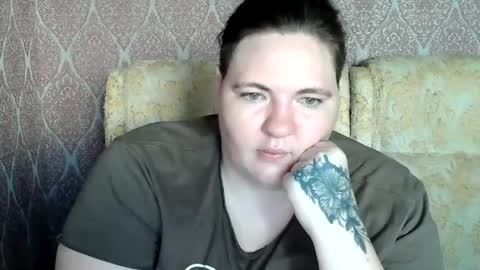 Snapshot of hot2panthers chatting on 06.23.26 hot2panthers online show from 06.23.26